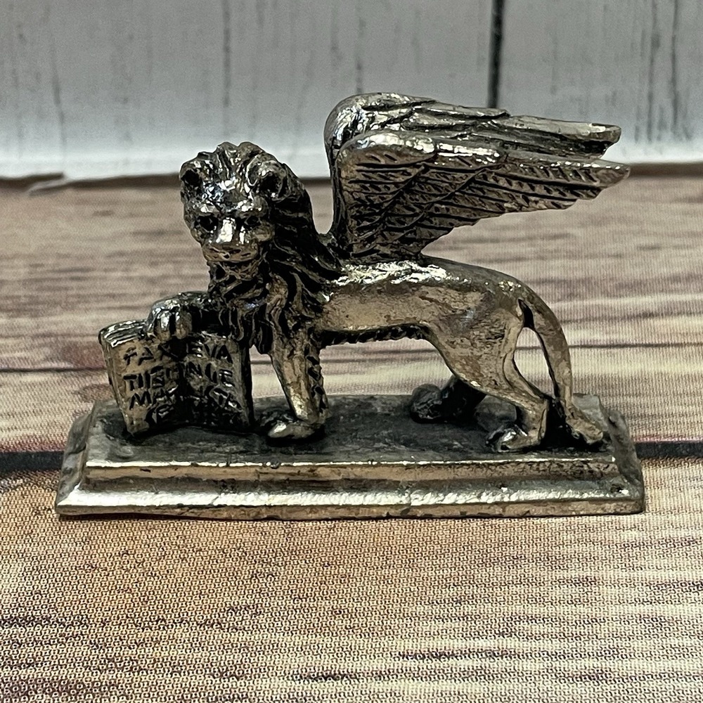 Winged lion Of St Mark Figurine Hand-Chiseled pewter Peltro Cessalto De Mano